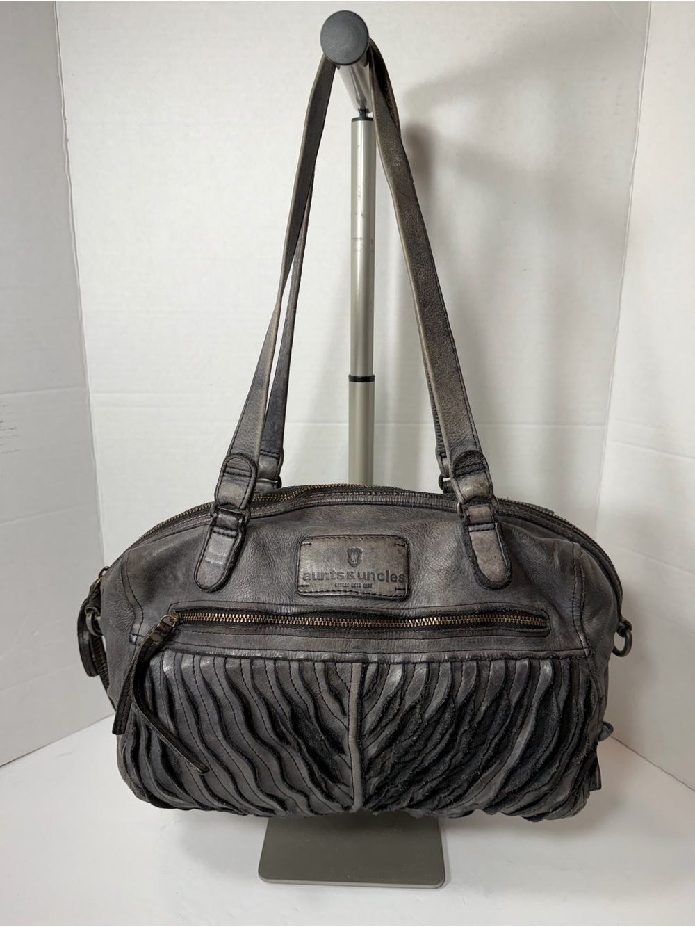 Aunts & Uncles Gray Leather Fringe Shoulder Bag good condition